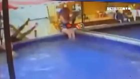 溫泉老人摔2400g