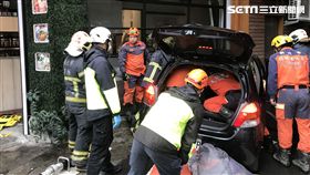 三寶,爆衝,受困,三重,翻攝畫面