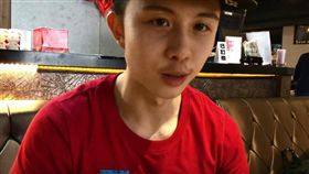 18歲的孫安佐積極的拍片走健身與動漫網紅路線。（圖／翻攝自YouTube）