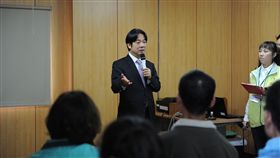 行政院長賴清德23日赴台中市瑞興畜牧場，視察養豬場蒸煮廚餘設施。（圖／行政院提供）