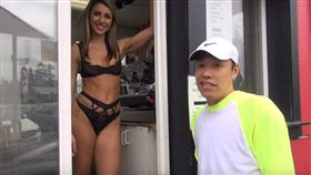 網紅湯老師直擊西雅圖「咖啡西施」。（圖／翻攝自YouTube）