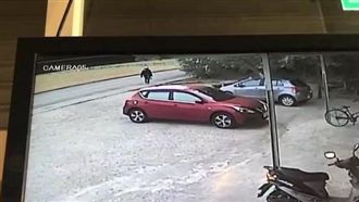 被小姐拒坐檯！他惱羞竟買汽油火燒車