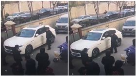 大陸,瑪莎拉蒂,擋道,阿公,砸車(圖/翻攝自微博)