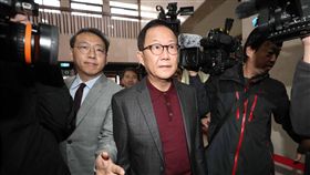 丁守中提選舉無效訴訟開庭（1）國民黨台北市長候選人丁守中（前中）日前提選舉無效訴訟，台北地方法院24日上午開庭，丁守中在律師陪同下出庭。中央社記者吳翊寧攝  107年12月24日