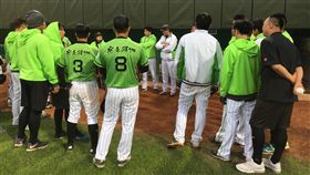 爆米花聯盟例行賽崇越隼鷹。（資料照／中央社）