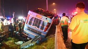 雙層巴士,泰國,車禍,急煞,翻覆／เปิดปม臉書