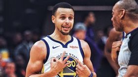 NBA／雙重後撤步違例　柯瑞諷裁判
NBA,James Harden,雙重後撤步,走步,Stephen Curry
翻攝自推特