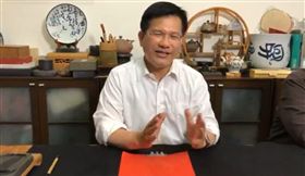 林佳龍直播寫春聯／林佳龍臉書