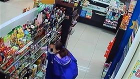 台中,超商,拜神,偷竊,酒（圖／翻攝畫面）