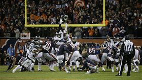 ▲Cody Parkey踢球踢中門柱。（圖／美聯社／達志影像）