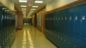 （圖／Pixabay）校園,學校,走廊,高中