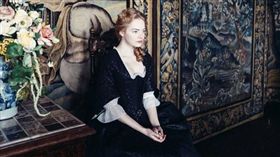 艾瑪史東今年以電影《真寵》入圍金球獎。（圖／翻攝自臉書）