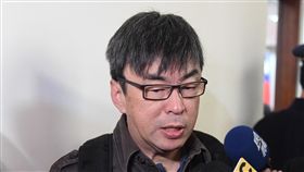 段宜康立院受訪總統府秘書長陳菊12日在立法院被問到是否推動修憲時指出，台灣社會若認為總統制或內閣制是要討論的議題，未來修憲朝著更進步方向，都可以討論。民進黨立委段宜康（圖）受訪表示，立法院沒有黨版提案，雖然總統蔡英文不兼任黨主席，但蔡總統的態度對修憲還是關鍵。中央社記者王飛華攝  107年12月12日