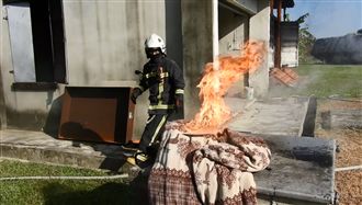 油鍋起火怎辦？消防員說這些行為母湯