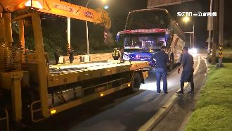 校車跨線輾斃女騎士　驚悚畫面曝光