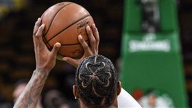 NBA／聰明哥新髮型　竟編出三葉草
翻攝自推特
NBA,波士頓塞爾提克,Marcus Smart,髮型,編髮