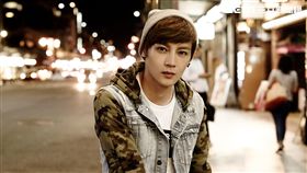 有人沒買到古曜威單曲急到哭了。（圖／單純夢想文創提供）