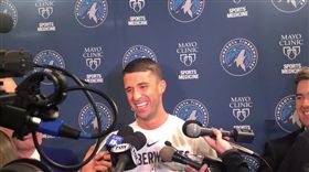 NBA／寫歷史！灰狼幼齒總仔首戰勝
NBA,明尼蘇達灰狼,Ryan Saunders,Flip Saunders,奧克拉荷馬雷霆
翻攝自推特