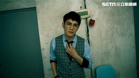 金曲客語歌王羅文裕推出全創作國語專輯《社會大學》。（圖／上行娛樂）