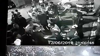 不滿出入口被圍　里長竟率黑衣人叫囂