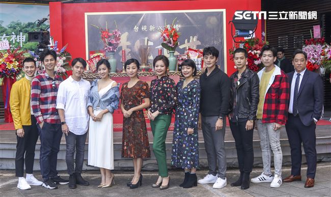 台視新八點檔「生生世世」開鏡記者會，主要演員合照。（記者林士傑/攝影）