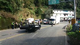 新北市，石碇，北宜公路，保時捷，翻車，過彎不慎