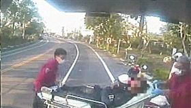 苗栗後龍單親爸失業切腹輕生／翻攝畫面