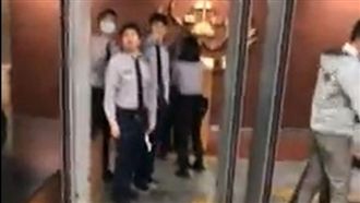 嗆警奴才獲不起訴　他再嗆法警王八蛋