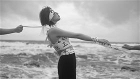 陸生你們攝影展陸生張家欣在台北舉辦「你們」攝影展，透過攝影作品訴說陸生們在兩岸之間面臨的拉扯與無奈。（張家欣提供）中央社　108年1月8日