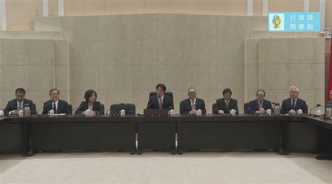 賴揆總辭　他喊：那張空出的椅子是…