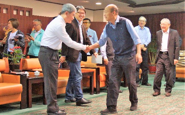 戴謙拜會韓國瑜　沒談到石油、賽馬夢