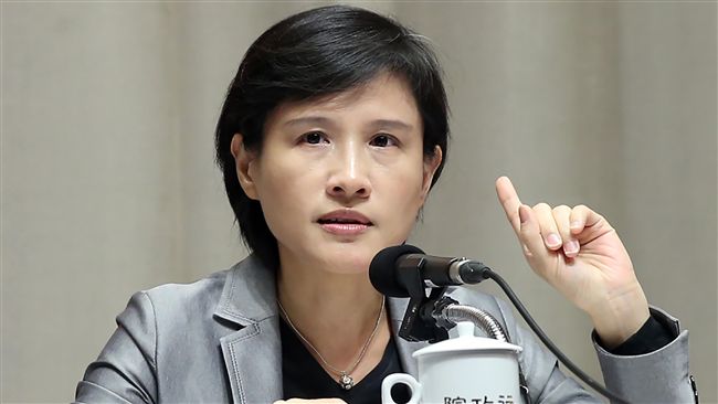 鄭麗君續任文化部長　網友：喜極而泣