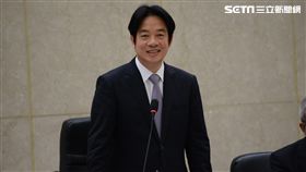 賴清德率內閣總辭與閣員拍畢業照，行政院提供