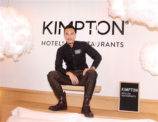 王陽明出席亞洲首間快閃酒店開幕，暢談寵妻秘訣。（記者邱榮吉/攝影）