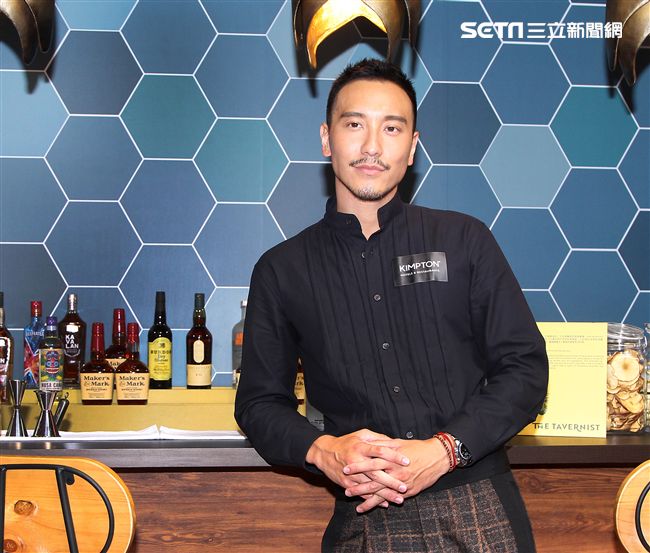 王陽明出席亞洲首間快閃酒店開幕，暢談寵妻秘訣。（記者邱榮吉/攝影）（開車不喝酒）