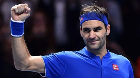 ▲費德勒和優衣庫簽下10年3億美金的代言。（圖／翻攝自推特）