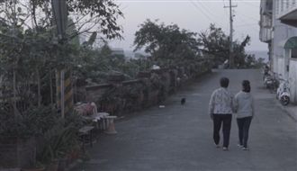 靠7千補助養兩孫女…嬤婉拒486了