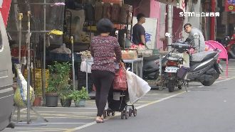 市場車格被霸佔擺攤　民怒臨停遭開單