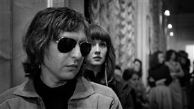 俄羅斯電影《夏》敘述蘇俄解體前八十年代初期的地下搖滾運動。（圖／鏡象電影）