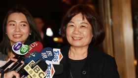 賴清德圓山宴請閣員　陳美伶出席國發會主委陳美伶（右）11日晚間到台北圓山大飯店，出席將卸任的行政院長賴清德所舉辦的餐會。中央社記者施宗暉攝　108年1月11日