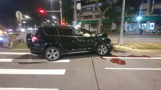 「日遊推手」酒駕釀禍！失控撞休旅車