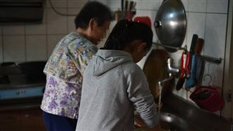 嬤7千補助養家…孫女生日許願逼哭人