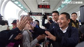 新北市侯友宜視察淡海輕軌，新北市府提供
