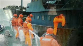 大陸籍漁船想闖關　清查驚見大批豬肉