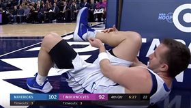 J.J. Barea初步判斷為跟腱撕裂（圖／翻攝自YouTube）