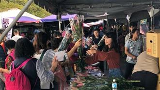 百合花盛產　花博今明推消費送百合！
