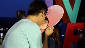 高雄推廣愛情產業鏈，推出1314愛情日活動，二月主題為「墜入愛河」，邀請戀人跳愛河！