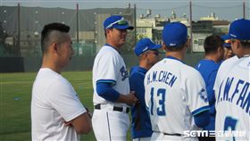 ▲王建民半年期間擔任富邦悍將客座教練。（圖／記者蕭保祥攝影）