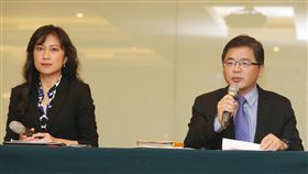 Kolas李孟諺記者會公布新內閣人事（3）準行政院秘書長李孟諺（右）13日下午與行政院發言人Kolas Yotaka（左）一同出席新內閣人事公布記者會，對外說明準行政院長蘇貞昌內閣名單。中央社記者郭日曉攝　108年1月13日