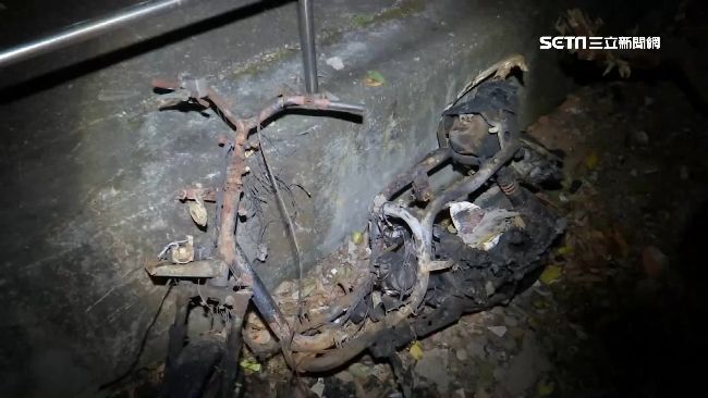 詭異！愛車遭竊尋獲竟剩「焦黑車架」